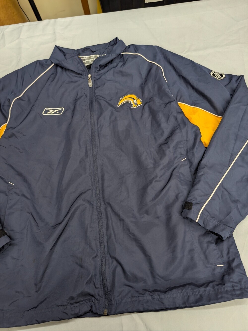 Buffalo Sabres Reebok Track Jacket Mens Large Center Ice